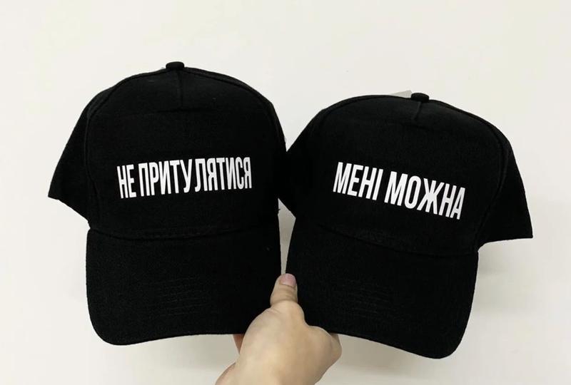 Печать на кепках — быстро и надежно
